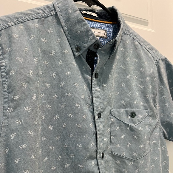 Men’s pd&c short sleeve casual button up with bike pattern. - Picture 2 of 6